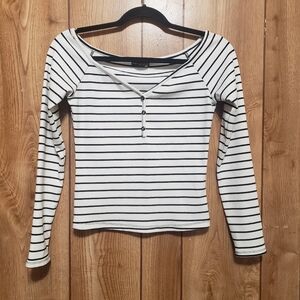 White With Black Stripes Long Sleeve Top Henley Open Neckline Large Popular 21